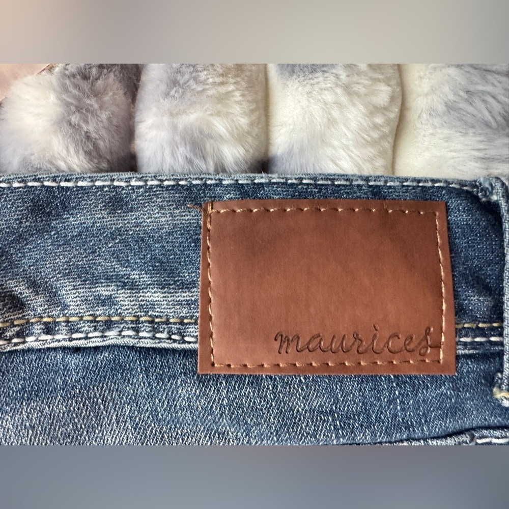 Women's Maurices Kaylee Blue Jeans Short - Picture 6 of 7